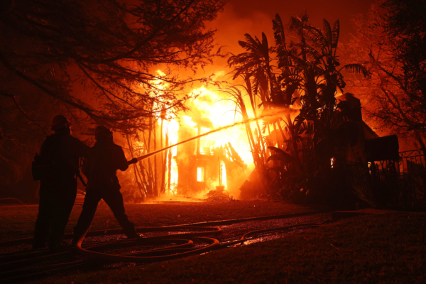 Wildfire Threatens Launch Pad at NASA, TV Station Broadcasting Enters Alert State
