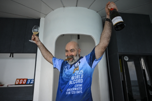 German engineer breaks world record by living underwater for 120 days.