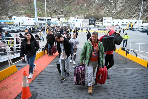Greece’s Santorini Island Hit by 750 Earthquakes, Thousands Evacuated