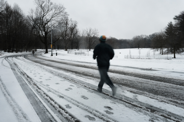 New York Area Experiences Continuous Snowfall Impacting Travel and Road Conditions