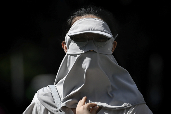 China Hit by “Deep Waters and Fiery Heat” as High Temperatures and Heavy Rains Ravage Multiple Areas