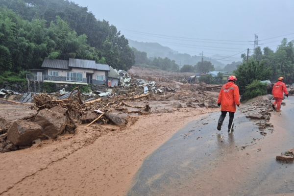 South Korea’s death toll from heavy rain rises to 17, with 11 missing.