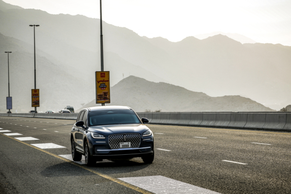 UAE Music Road Plays “Ode to Joy” as Cars Pass By