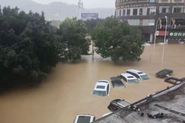 329 Rivers Exceed Flood Warnings, Disaster Strikes North and South China, Zhongnanhai Maintains Silence.
