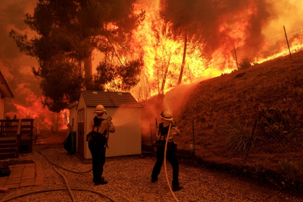 Photo Story: Massive Wildfire Erupts Again in California, Thousands Forced to Evacuate