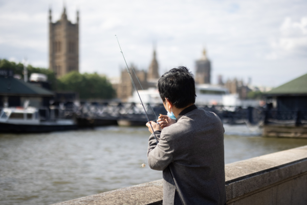 Fishing for Big Fish in the Thames River? Journalist Shares Personal Experience